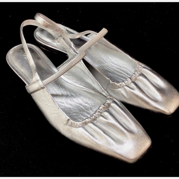 Vince Women’s Venice Flats - Picture 1 of 6